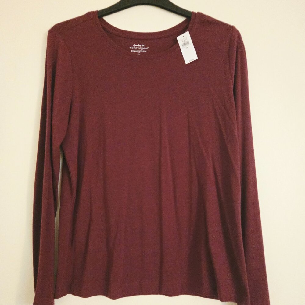 *NWT* Banana Republic Timeless T-shirt Long Sleeves (M)